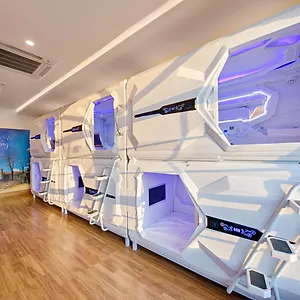 Hotel cápsula Ancyra Capsule - Backpackers Paradise & Rooftop Bar