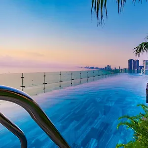 Peninsula Hotel