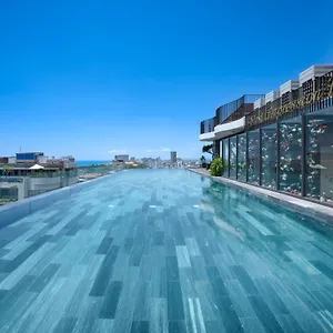 Golden Lotus Grand - Panoramic Rooftop Bar & Daily Afternoon Tea Hotel