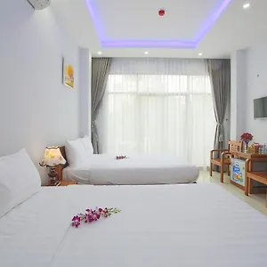 Summer Hotel